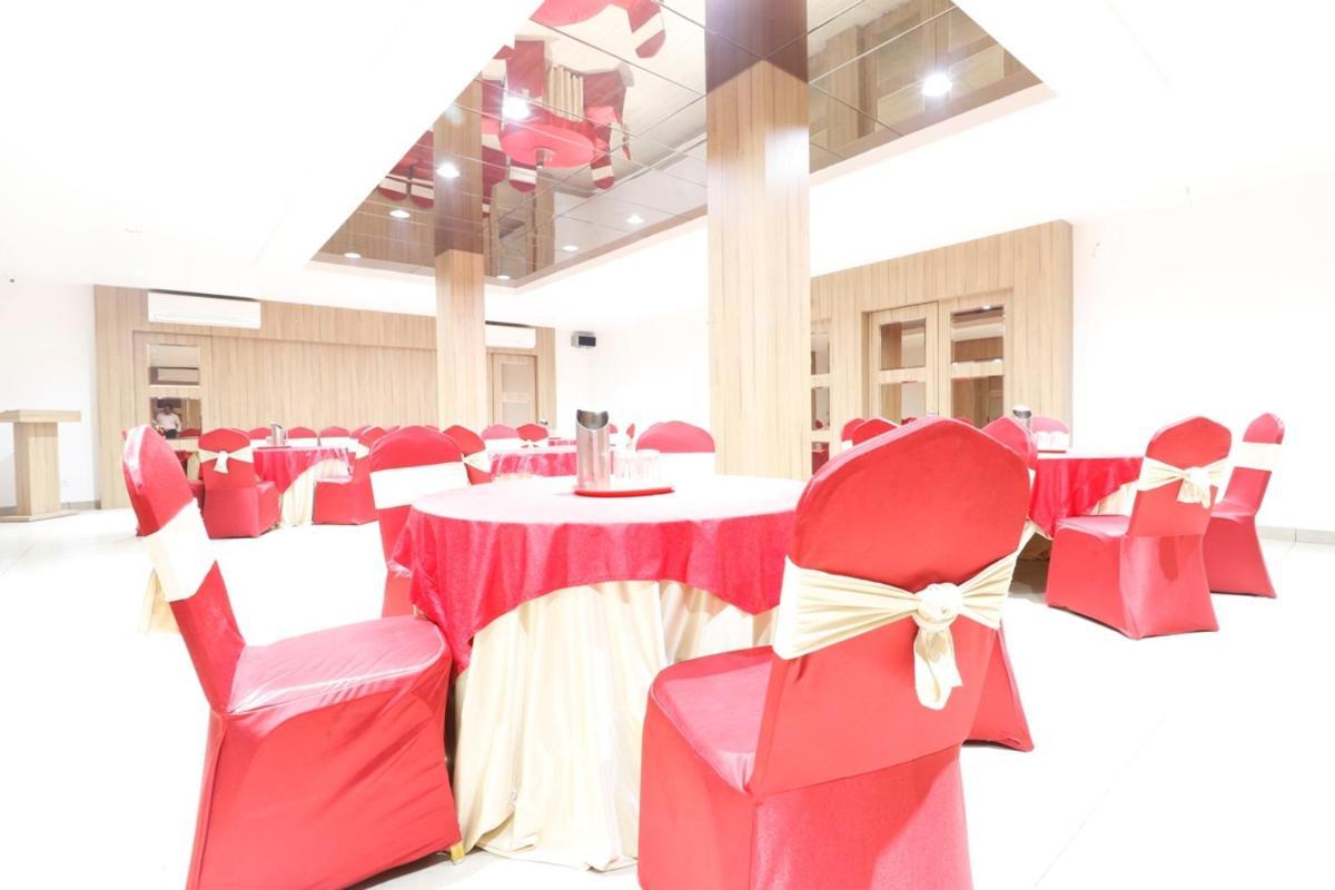 נאגפור Hotel Yatri מראה חיצוני תמונה