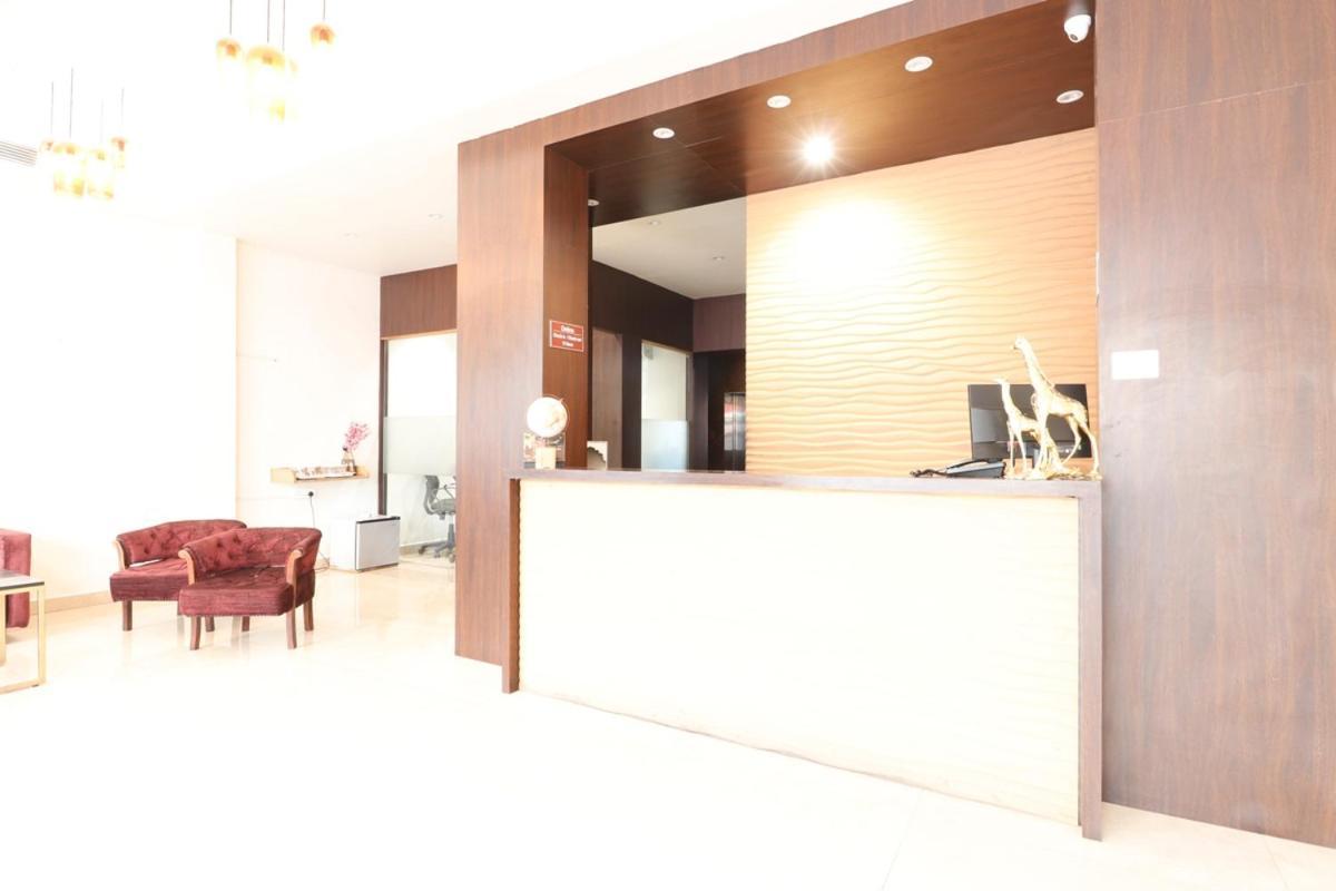 נאגפור Hotel Yatri מראה חיצוני תמונה
