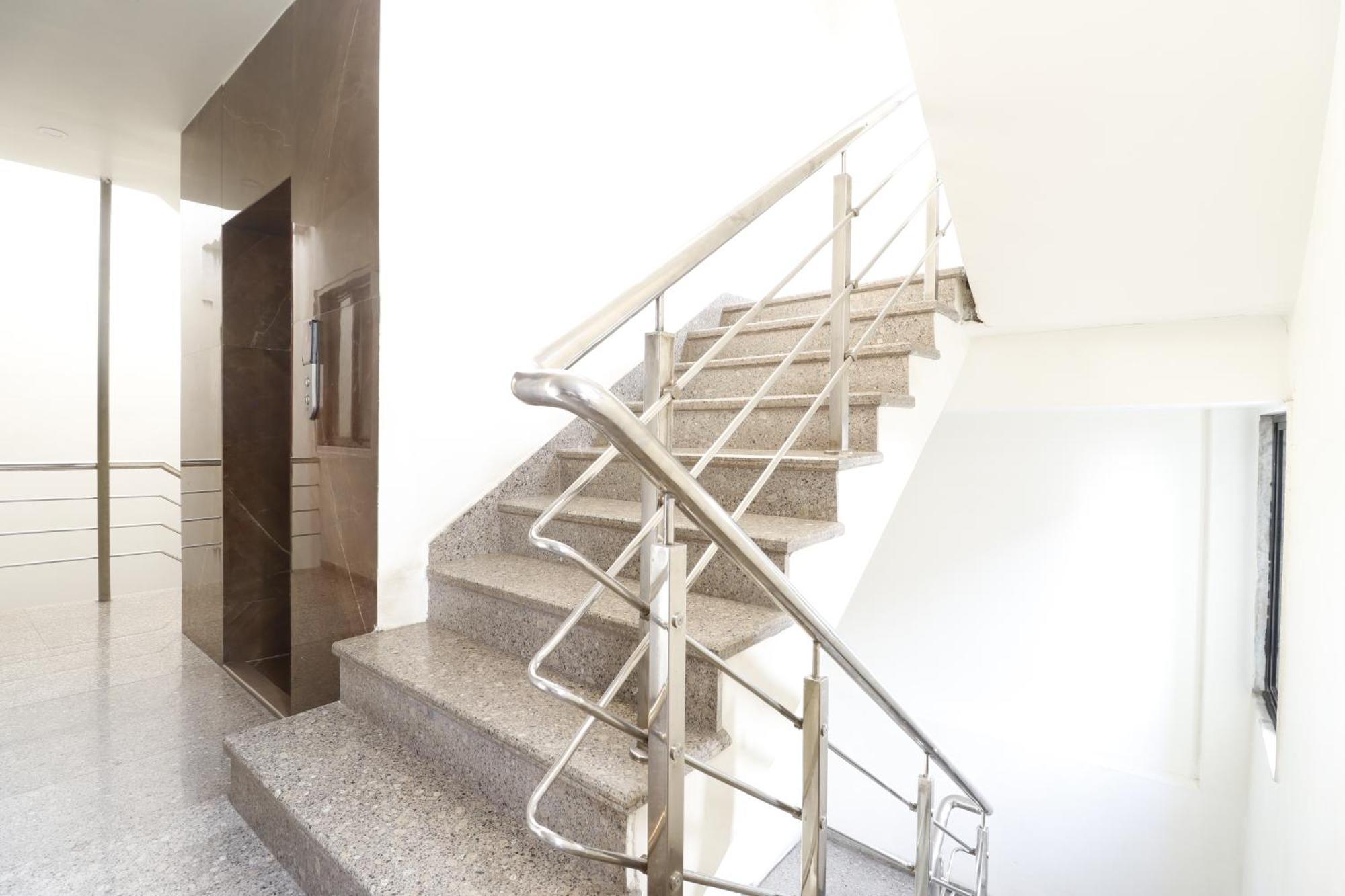 נאגפור Hotel Yatri מראה חיצוני תמונה