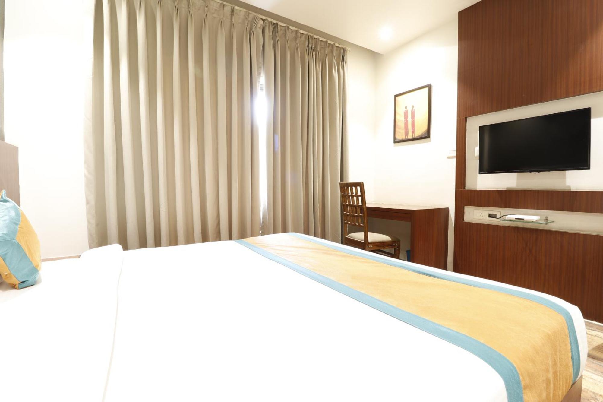 נאגפור Hotel Yatri מראה חיצוני תמונה