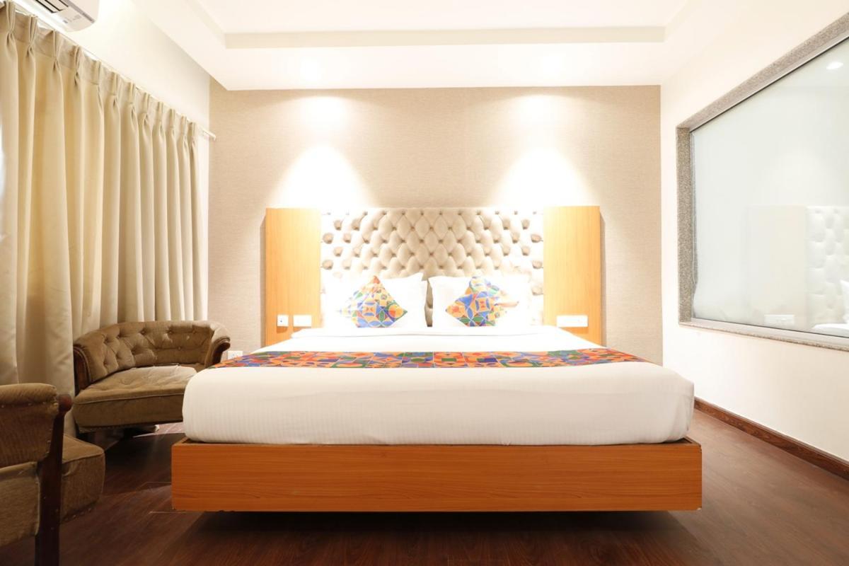 נאגפור Hotel Yatri מראה חיצוני תמונה