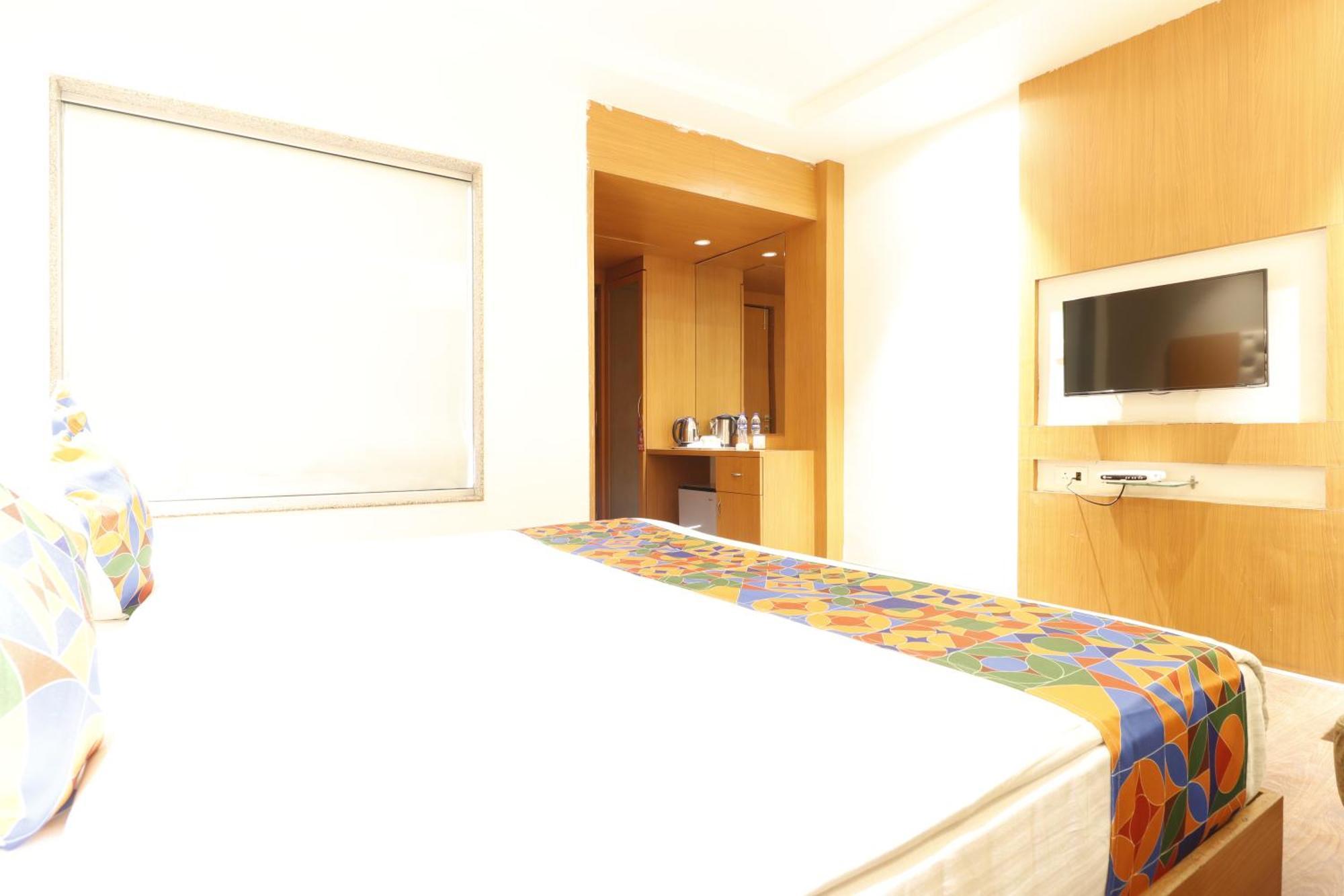 נאגפור Hotel Yatri מראה חיצוני תמונה