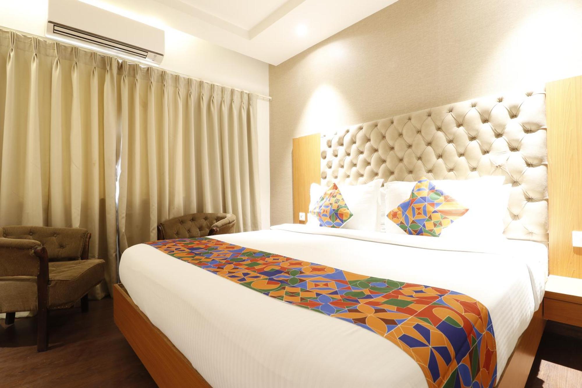נאגפור Hotel Yatri מראה חיצוני תמונה