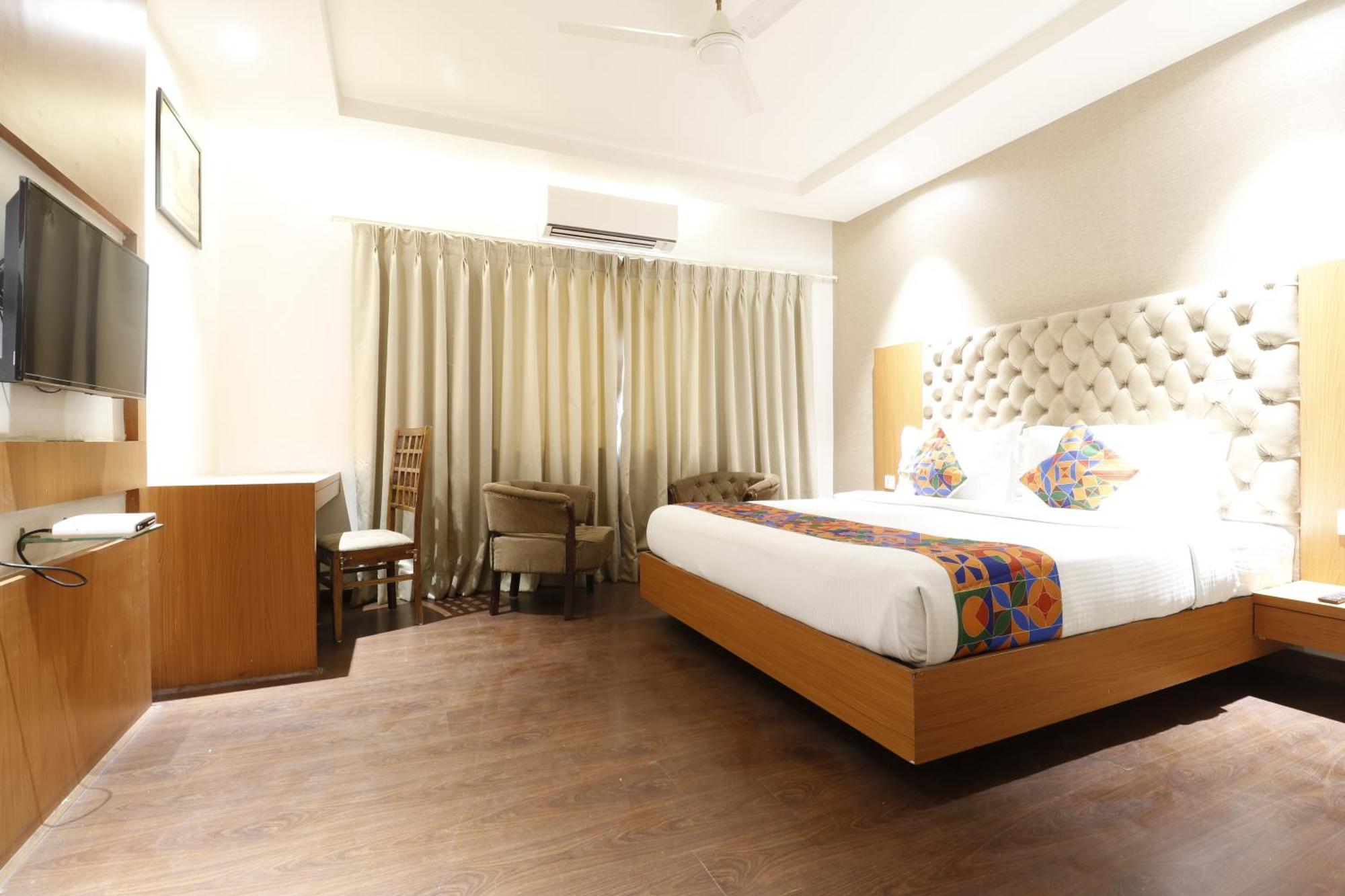 נאגפור Hotel Yatri מראה חיצוני תמונה