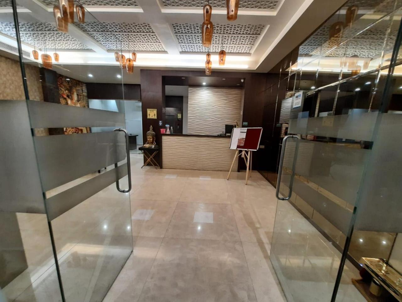 נאגפור Hotel Yatri מראה חיצוני תמונה