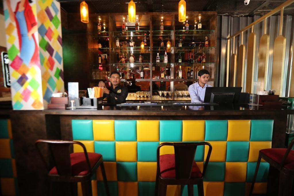 נאגפור Hotel Yatri מראה חיצוני תמונה