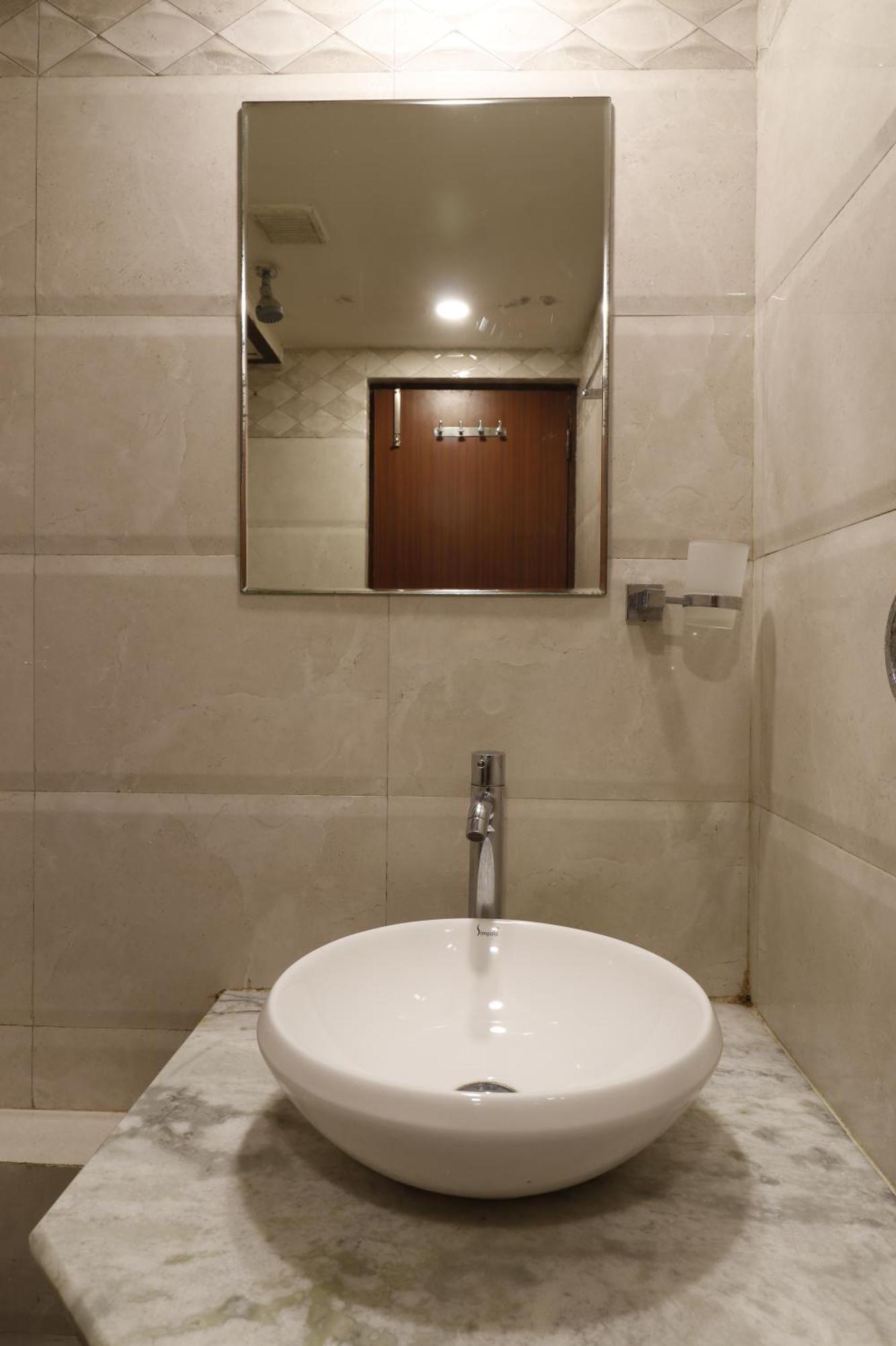 נאגפור Hotel Yatri מראה חיצוני תמונה