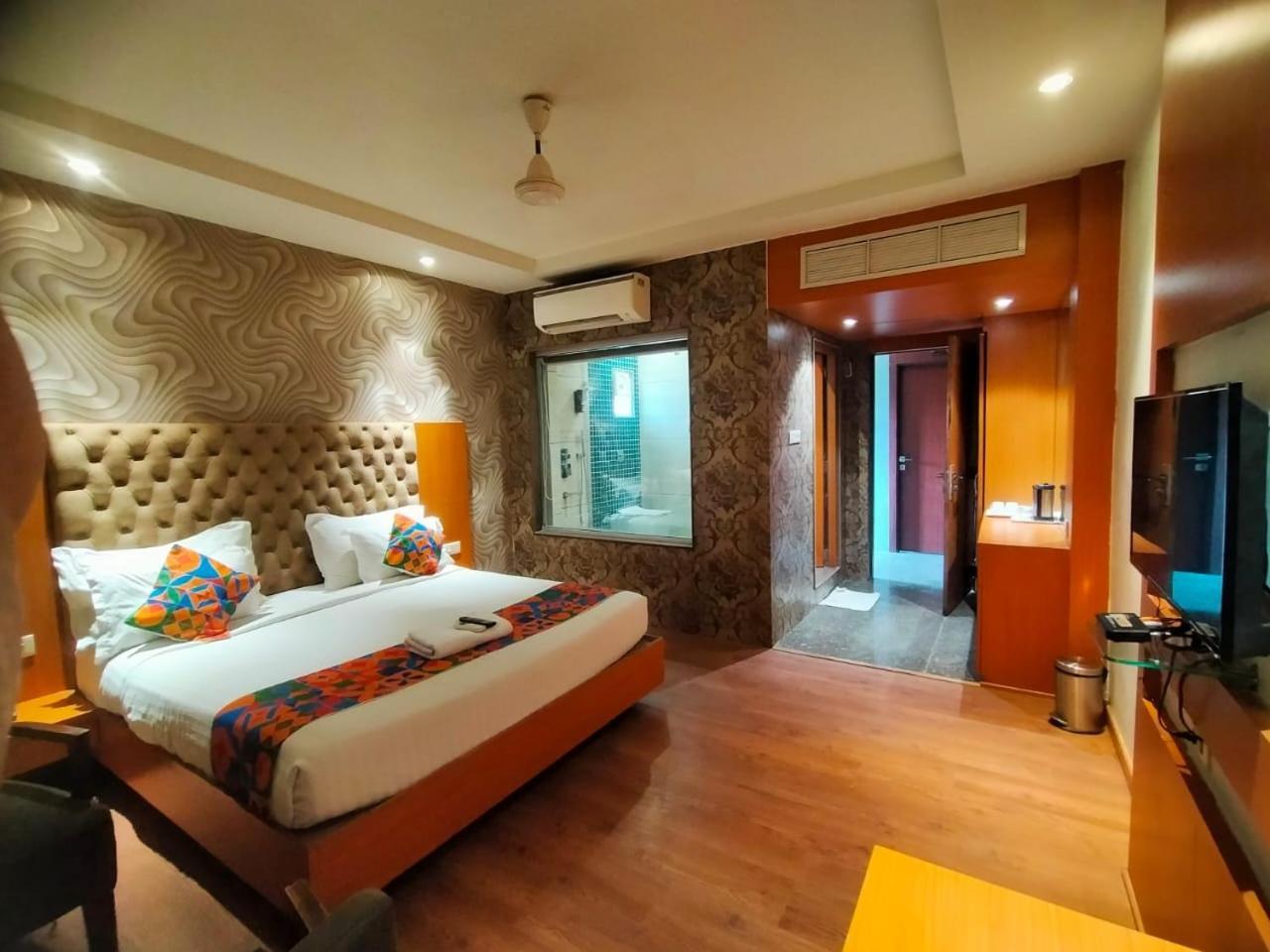 נאגפור Hotel Yatri מראה חיצוני תמונה